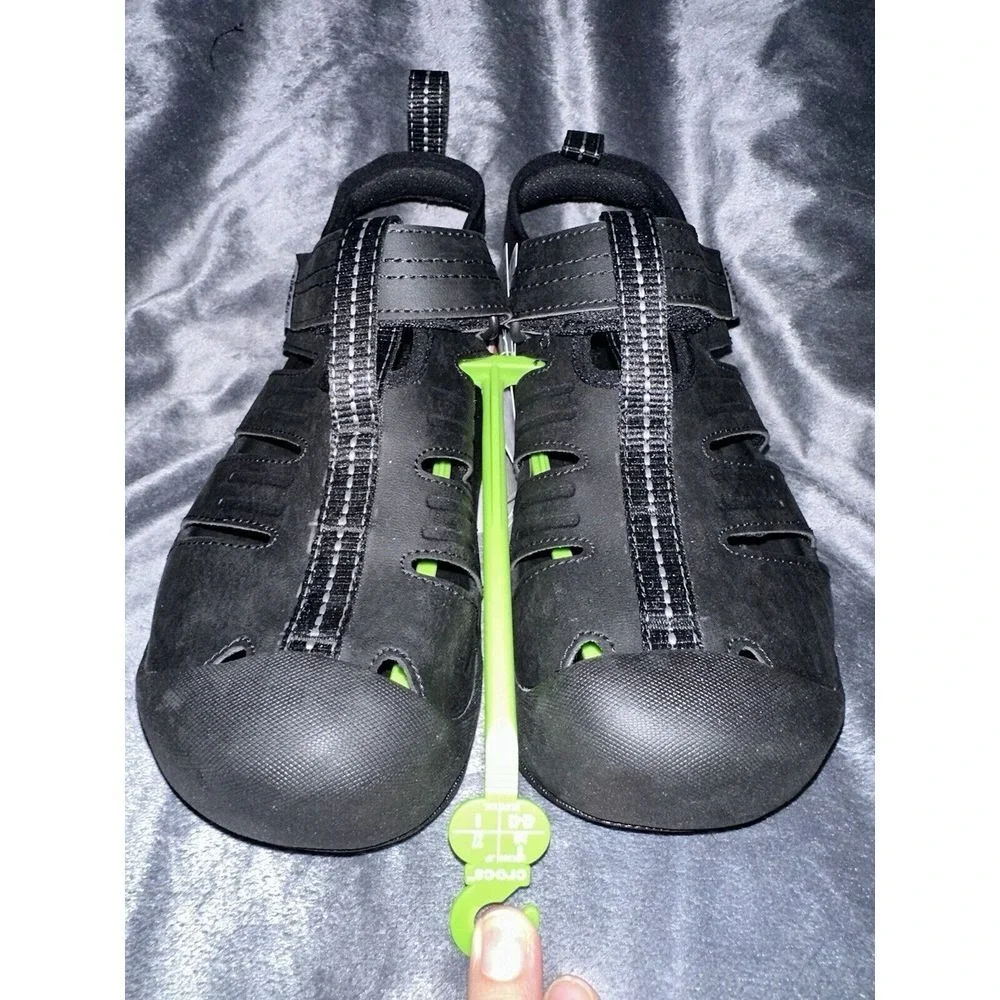 NEW‎ Crocs Yukon Fisherman Black Leather Closed Toe Sandals Mens Size 9